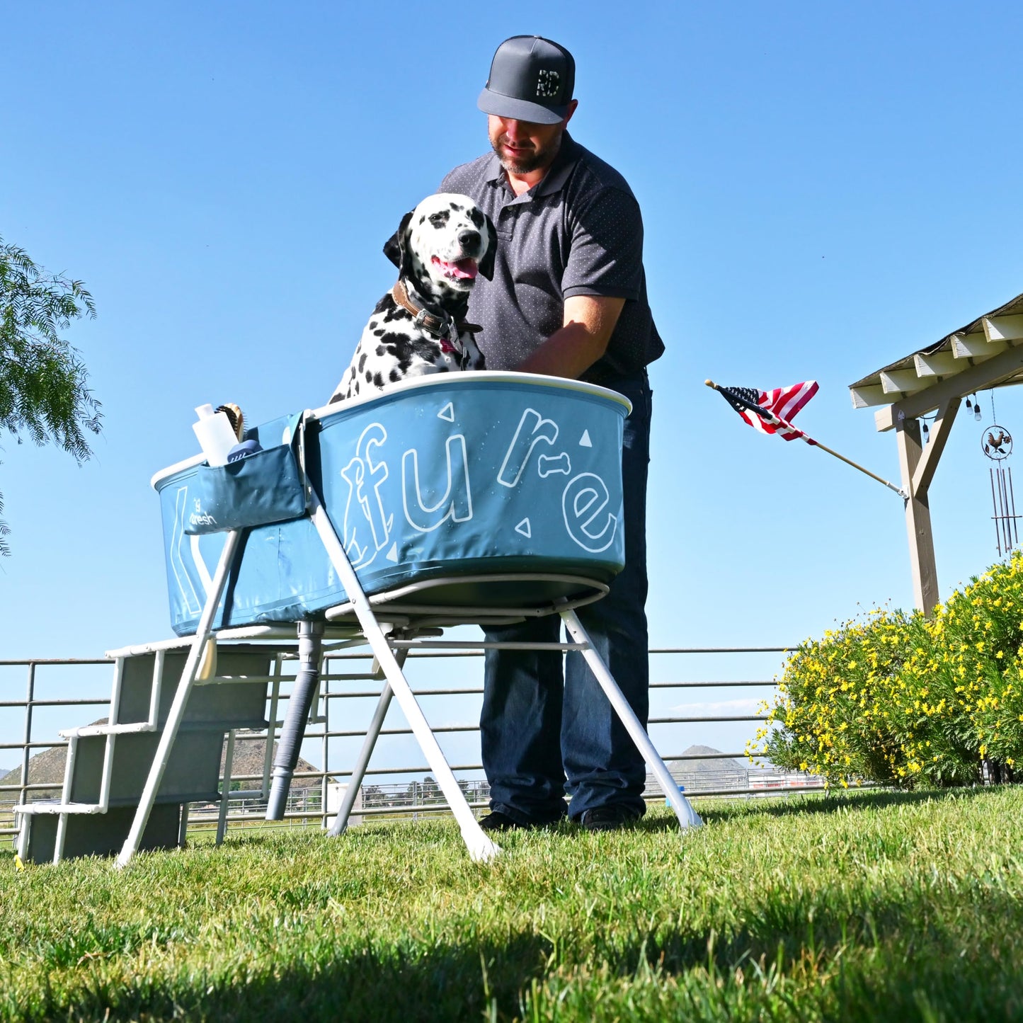 Elevated Foldable Dog Bath Tub with Stairs – Portable Indoor/Outdoor Grooming & Wash Station for Medium and Large Dogs